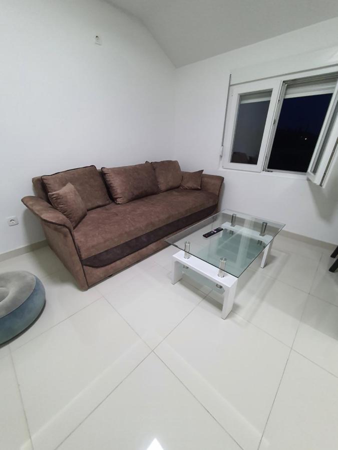 Apartman Tolosi 2 Podgorica Kültér fotó